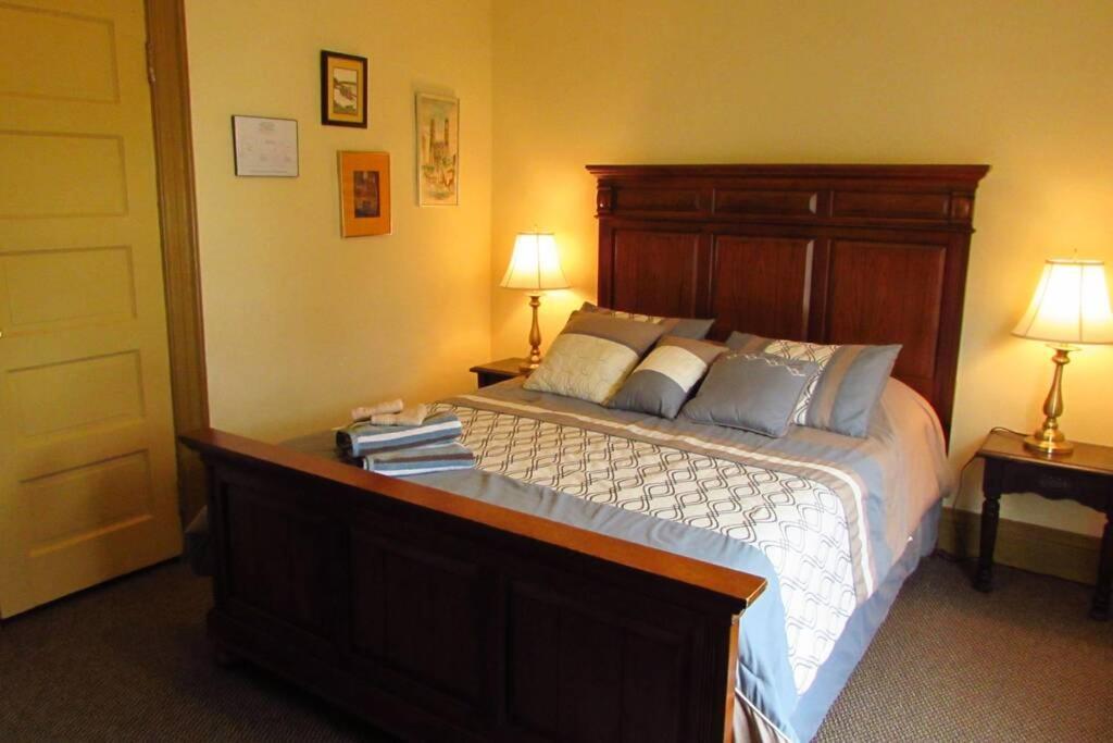 Great Gorge Guesthouse - Walk To The Falls, The Casino And All Downtown Restaurants - Across From The Aquarium Niagara Falls Exteriér fotografie
