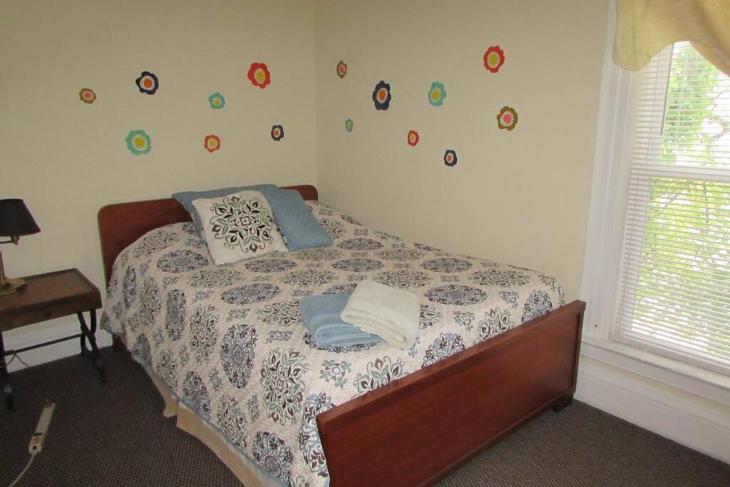 Great Gorge Guesthouse - Walk To The Falls, The Casino And All Downtown Restaurants - Across From The Aquarium Niagara Falls Exteriér fotografie